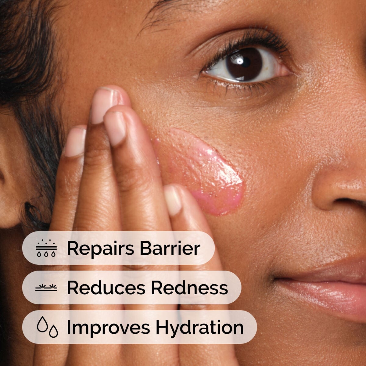 soothing-and-barrier-support-serum-set-d4 ord-soothing-barrier-support-serum-model-application-with-benefits.jpg